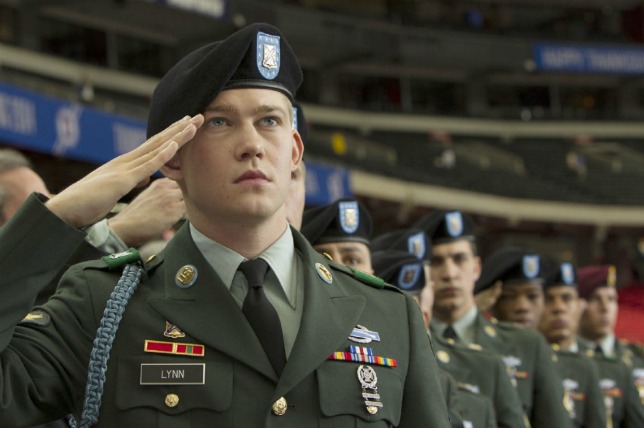 Billy Lynn - Un giorno da eroe: la recensione del film di Ang Lee