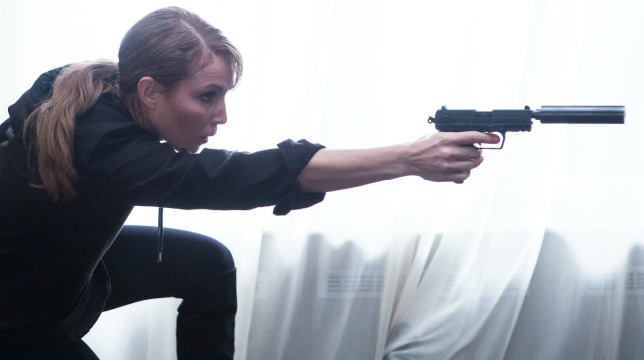 Noomi Rapace e Orlando Bloom nel trailer di Unlocked
