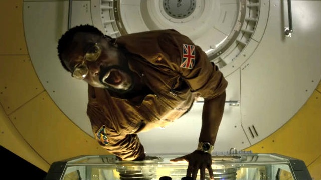 Life - Non oltrepassare il limite: "una creatura aliena tutta muscoli e tutta cervello" nella prima clip italiana del film