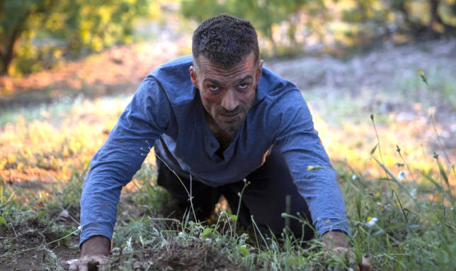 Il Permesso - 48 ore fuori: nuove clip del film di Claudio Amendola con Luca Argentero