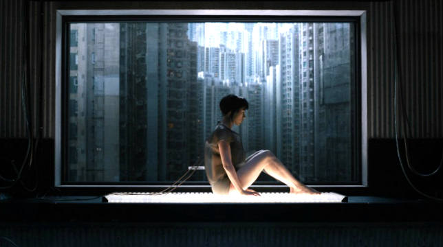 Ghost in the Shell: le atmosfere del film, un noir futuristico