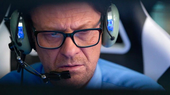 Drone: il trailer del thriller con Sean Bean pilota di droni perseguitato