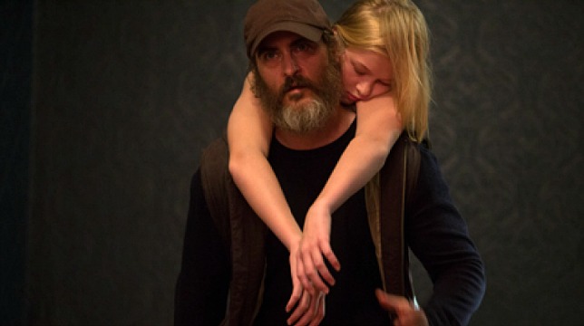 Joaquin Phoenix nelle prime foto di You Were Never Really Here, il film di Lynne Ramsay in concorso a Cannes