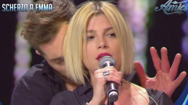 Amici: lo scherzo ad Emma su tutti i siti stranieri, petizioni, accuse e richieste di scuse