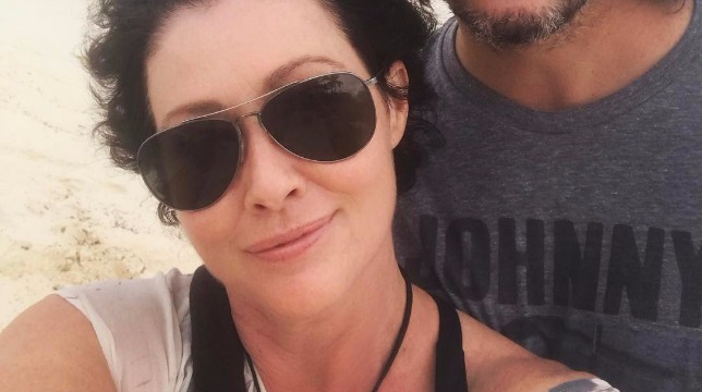 Shannen Doherty e il ritorno alla vita: i ricci tra le onde