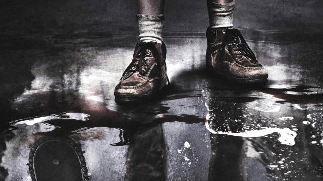 Leatherface: in anteprima esclusiva il poster italiano del film horror sulle origini di Faccia di Cuoio