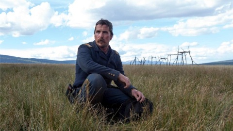 Hostiles: Christian Bale nella prima immagine del western di Scott Cooper