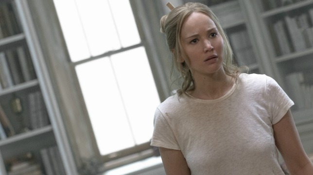 Madre!: recensione del film con Jennifer Lawrence presentato in concorso al Festival di Venezia 2017