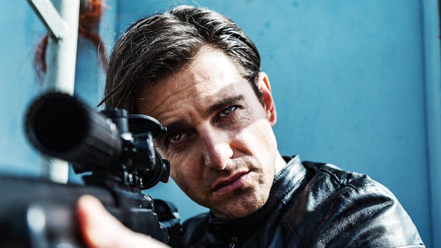 Ammore e malavita: il trailer ufficiale del film dei Manetti Bros. con Giampaolo Morelli