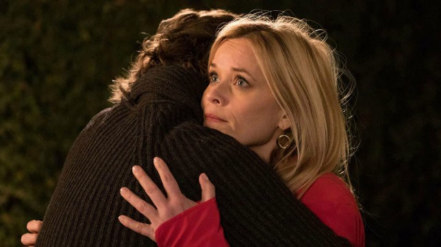 40 sono i nuovi 20: Reese Witherspoon corteggiata da un bel ragazzo in una clip esclusiva