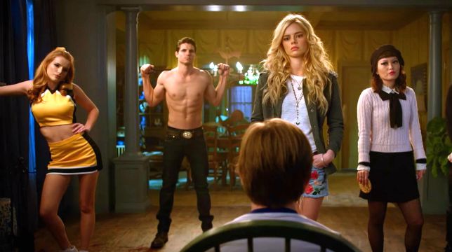 The Babysitter: il trailer dell'horror-comedy con Bella Thorne