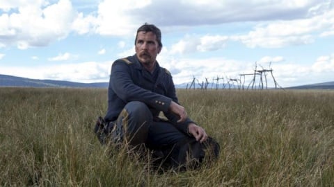 Hostiles: recensione del western con Christian Bale e Rosamund Pike