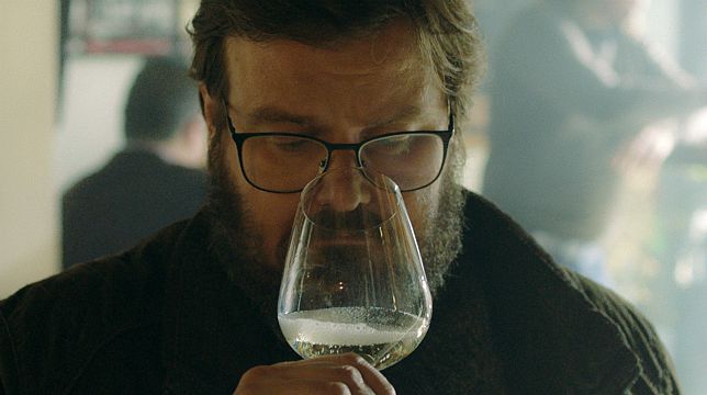 Un giallo morbido e garbato per raccontare un territorio: ecco Finché c'è prosecco c'è speranza