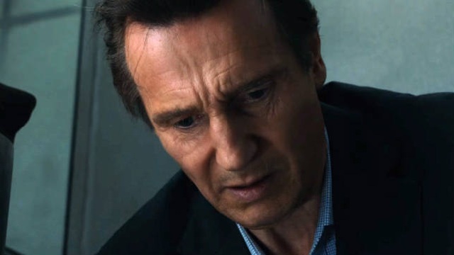 L'uomo sul treno: Liam Neeson nel trailer italiano del nuovo thriller di Jaume Collet-Serra