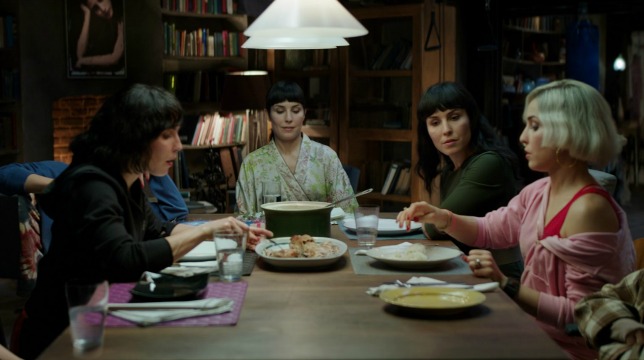 Da punk rocker alla disciplina per interpretare sette ruoli in Seven Sisters: Incontro con Noomi Rapace