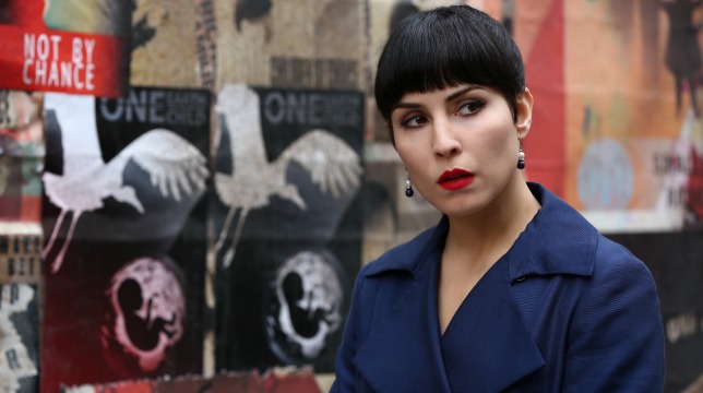 Seven Sisters: recensione del film con Noomi Rapace che interpreta ben sette personaggi