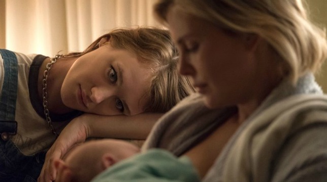 Tully: le prime immagini del film che riunisce Charlize Theron e Jason Reitman