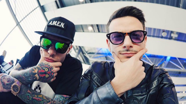 Lo scherzo di Fedez a Rovazzi: il rapper pubblica su Instagram il suo numero, cellulare impazzito
