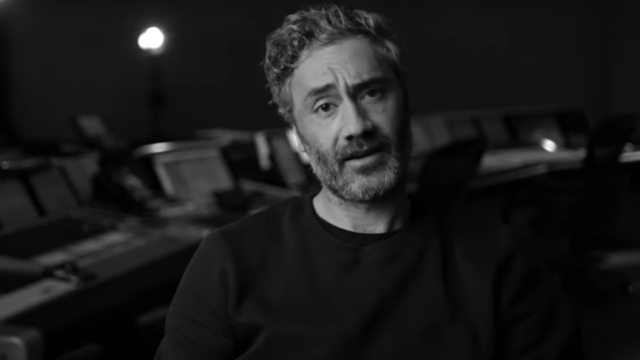 Thor: Ragnarok, Taika Waititi nella comica intro per l'home video "spiega" perché l'ha fatto