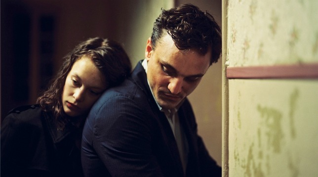 Transit: recensione del dramma di Christian Petzold con Paula Beer in concorso alla Berlinale 2018