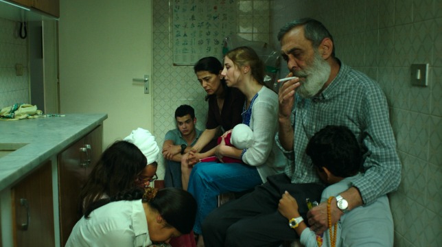 Insyriated: una clip esclusiva del toccante dramma su Damasco assediata
