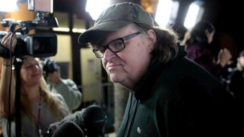 Michael Moore "minaccia" Trump e Roseanne Barr col suo nuovo documentario