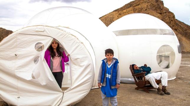 Tito, il deserto e gli alieni: video intervista a Valerio Mastandrea e Paola Randi