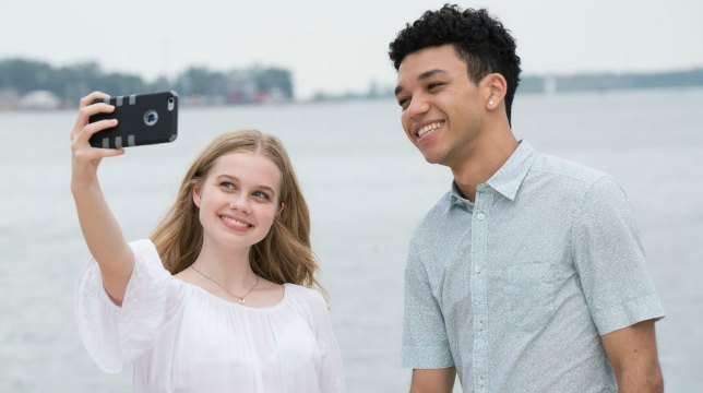 Ogni giorno: recensione della commedia fantasy con Angourie Rice e Justice Smith