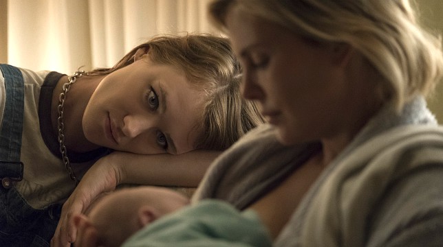 Tully: la recensione del film con Charlize Theron scritto da Diablo Cody e diretto da Jason Reitman