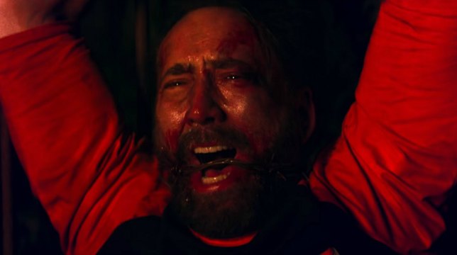 Mandy: Nicolas Cage combatte il male nel trailer dell'horror