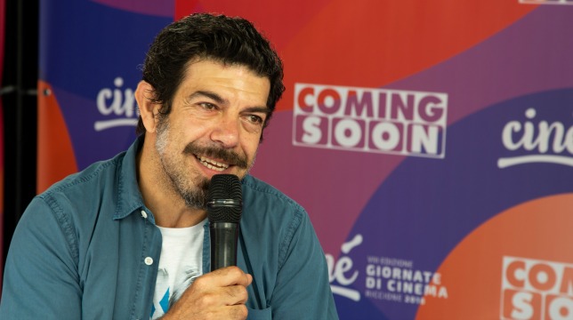 "Il mio D'Artagnan supereroe senza poteri": Favino ci racconta Moschettieri del Re