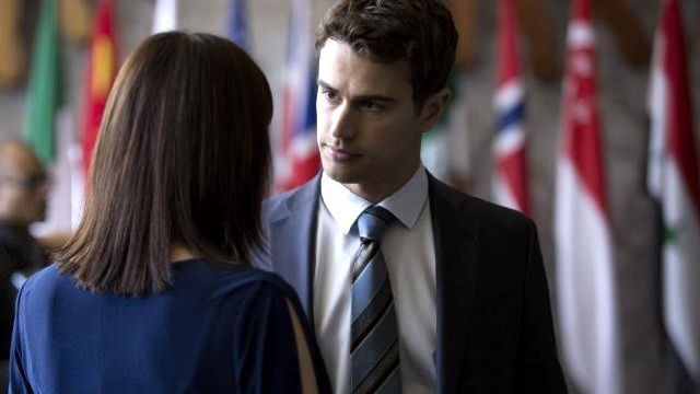 Giochi di Potere: Theo James in una clip italiana esclusiva del thriller di Per Fly