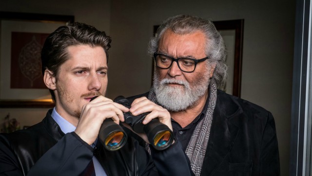Un nemico che ti vuole bene: in anteprima esclusiva il poster del film con Diego Abatantuono