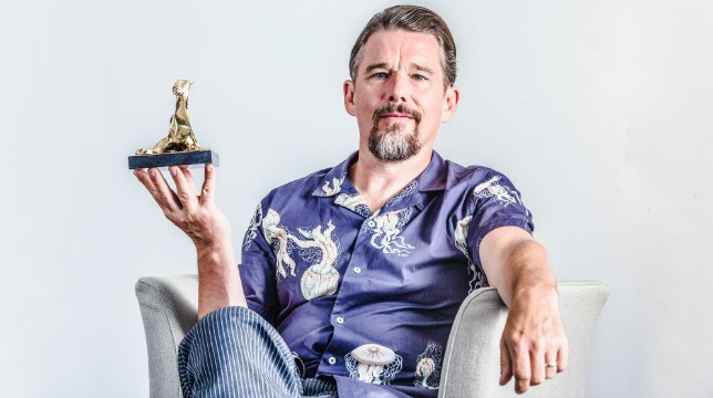 "La sfida è trasformare i propri demoni in creatività": Ethan Hawke si racconta a Locarno