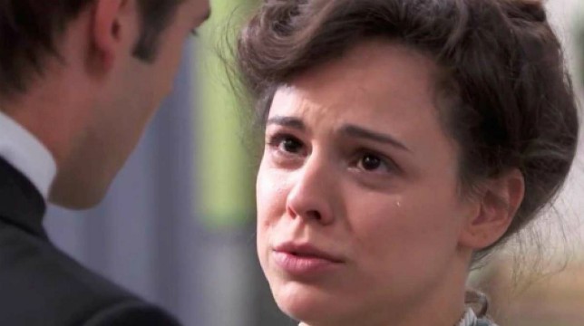 Una Vita Anticipazioni Spagnole: Adela soffre di un disturbo della personalità