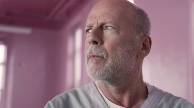 Glass, Bruce Willis in un nuovo motion poster del suo personaggio, in attesa del nuovo trailer