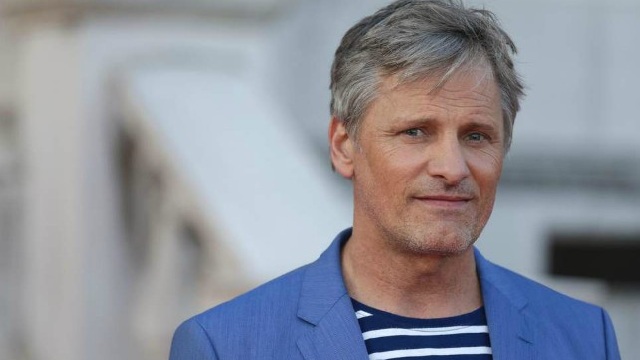 Viggo Mortensen esordirà alla regia con il dramma familiare Falling