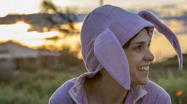 In viaggio con Adele: recensione dello stralunato on the road con Alessndro Haber e Sara Serraiocco