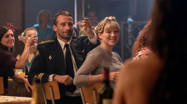 Kursk: la recensione del film di Tomas Vinterberg che racconta il disastro dell'omonimo sottomarino russo