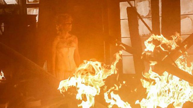 Una Vita Anticipazioni 31 ottobre 2018: Cayetana si lascia morire tra le fiamme