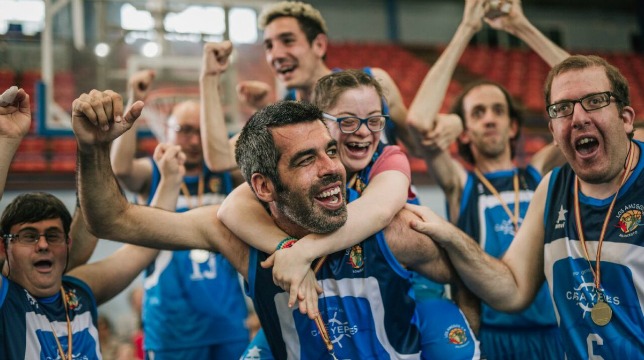 "Siamo tutti meravigliosamente differenti": Javier Fesser e Non ci resta che vincere, film dell’anno in Spagna