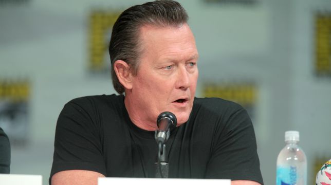 Robert Patrick contro Liam Neeson nel thriller Honest Thief