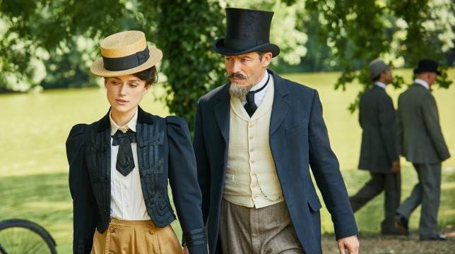 Colette: due clip in esclusiva dell'affresco biografico sulla scrittrice francese con Keira Knightley