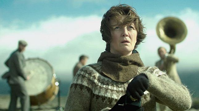La donna elettrica: la recensione dell'originale e surreale commedia/thriller islandese di Benedikt Erlingsson