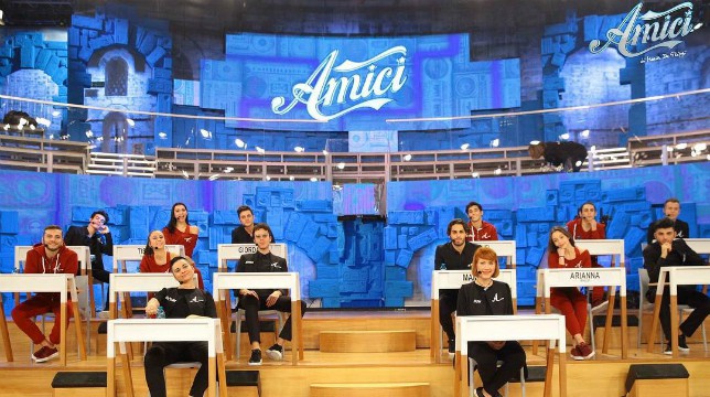 Amici 18 in onda oggi, sabato 8 dicembre, la quarta puntata