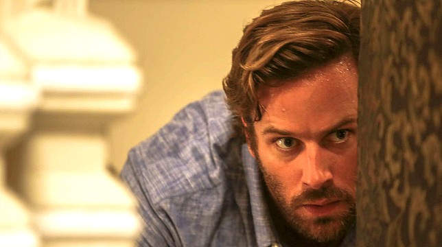 Armie Hammer e Dev Patel contro i terroristi nel trailer di Hotel Mumbai