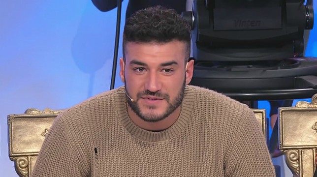 Uomini e Donne oggi, giovedì 13 dicembre, il trono classico: Lorenzo Riccardi bacia Claudia