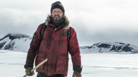 Arctic: Mads Mikkelsen lotta per la sopravvivenza tra i ghiacci nel trailer del film
