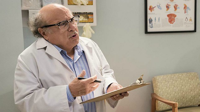Danny De Vito al fianco di Dwayne Johnson: l'attore entra nel cast del sequel di Jumanji