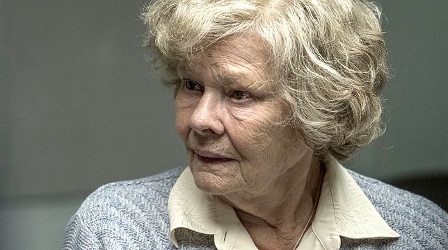 Judy Dench accusata di essere una spia comunista! (ma solo nel trailer di Red Joan)